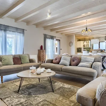 With Heated Pool,spa And Tennis Court