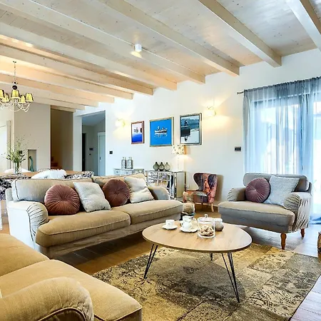 With Heated Pool,spa And Tennis Court