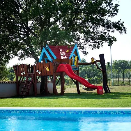 Villa With Heated Pool,spa And Tennis Court